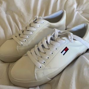 tommy hilfiger sneakers
